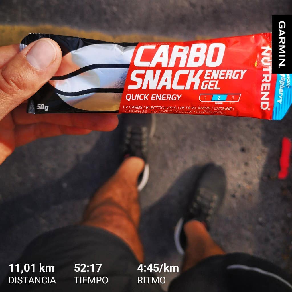 Nutrend Carbosnack Gel Energético con Cafeína Caja 18 | Energía y Enfoque