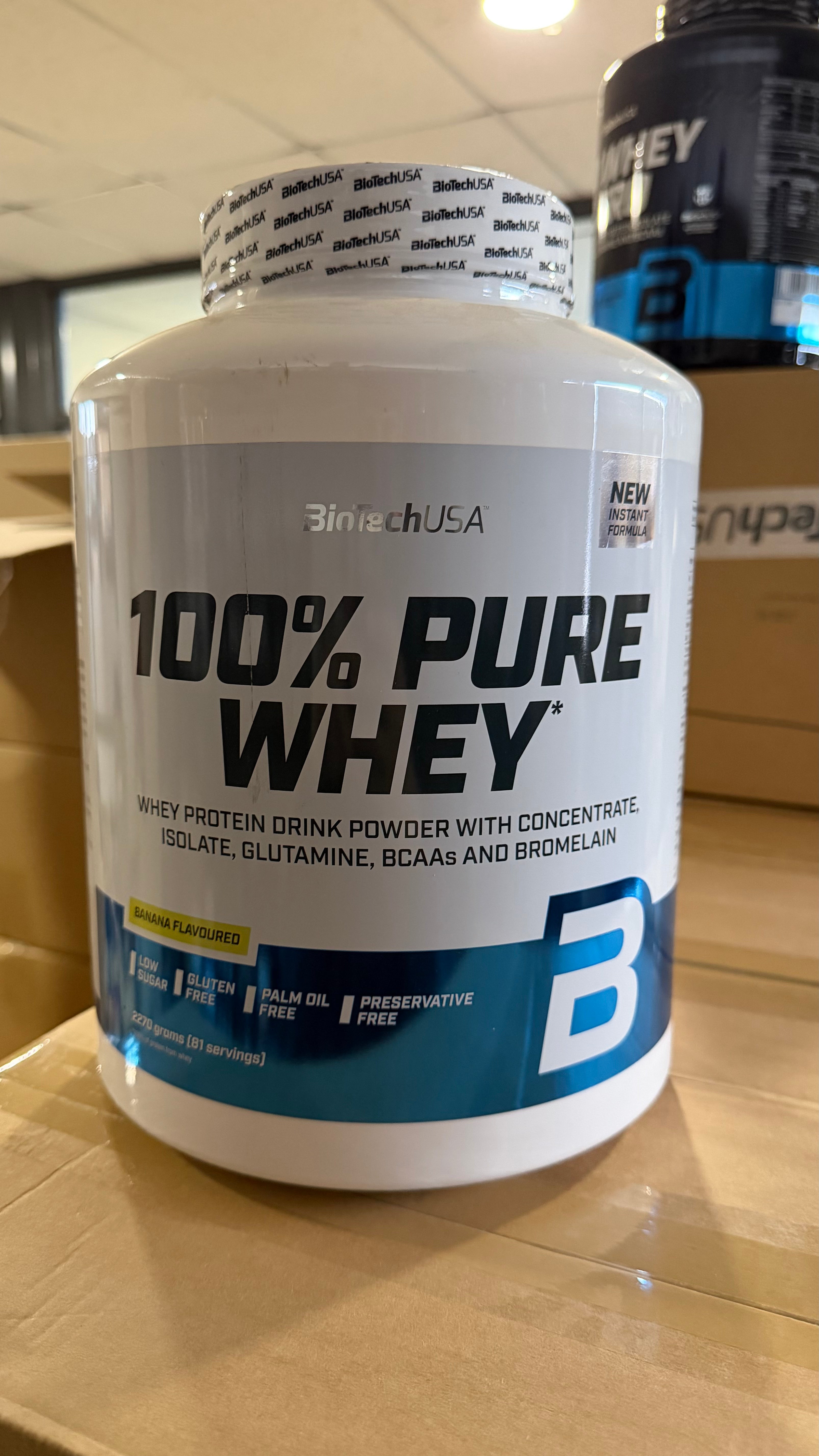 LIQUIDACIÓN - BioTechUSA 100% Pure Whey Proteína 2.27 kg | 81 Servicios · 24g Proteína · Recuperación Muscular