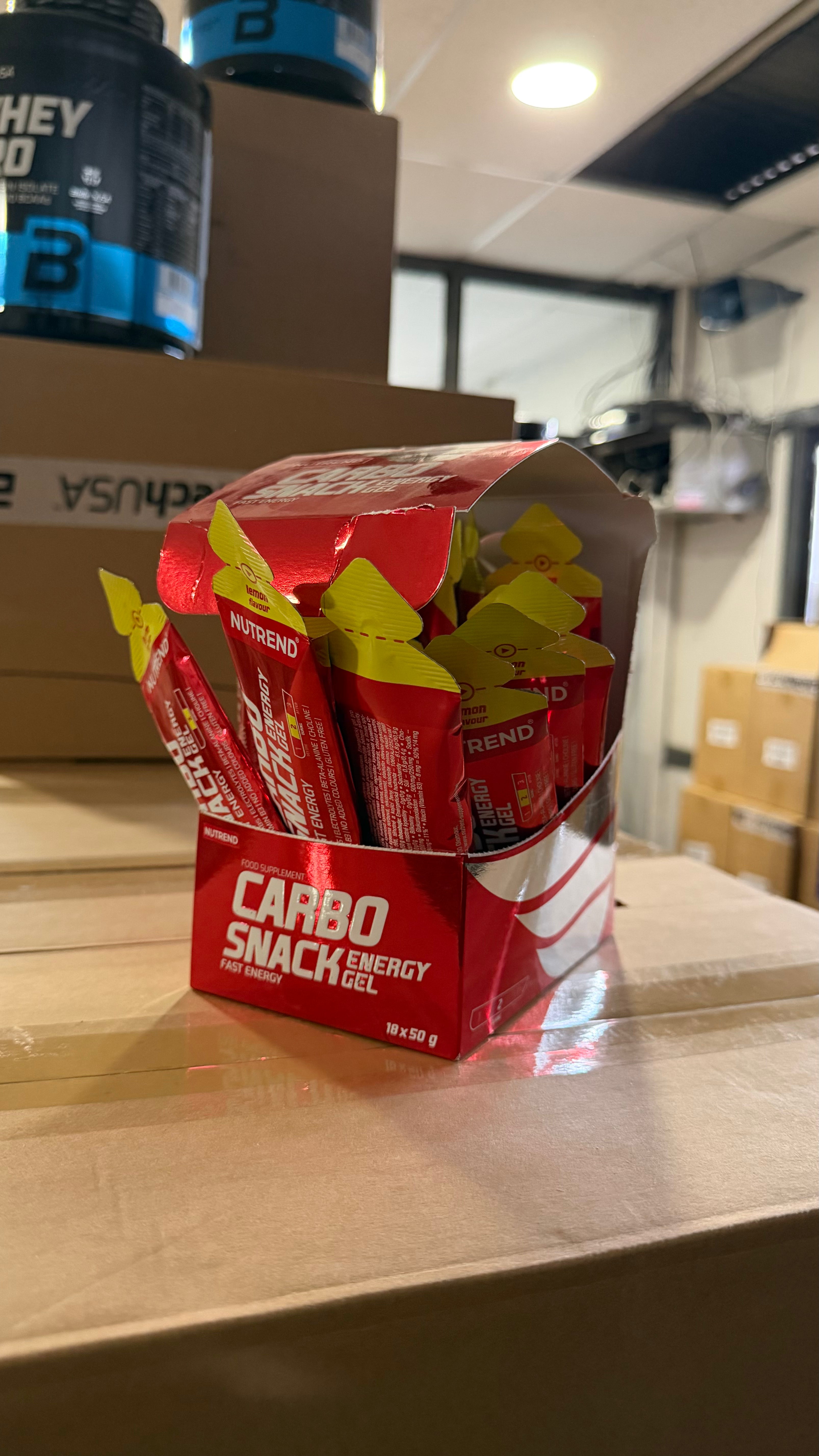 LIQUIDACIÓN - Nutrend Carbosnack Gel Energético Sachet Caja 18 | Carbohidratos de Rápida Absorción
