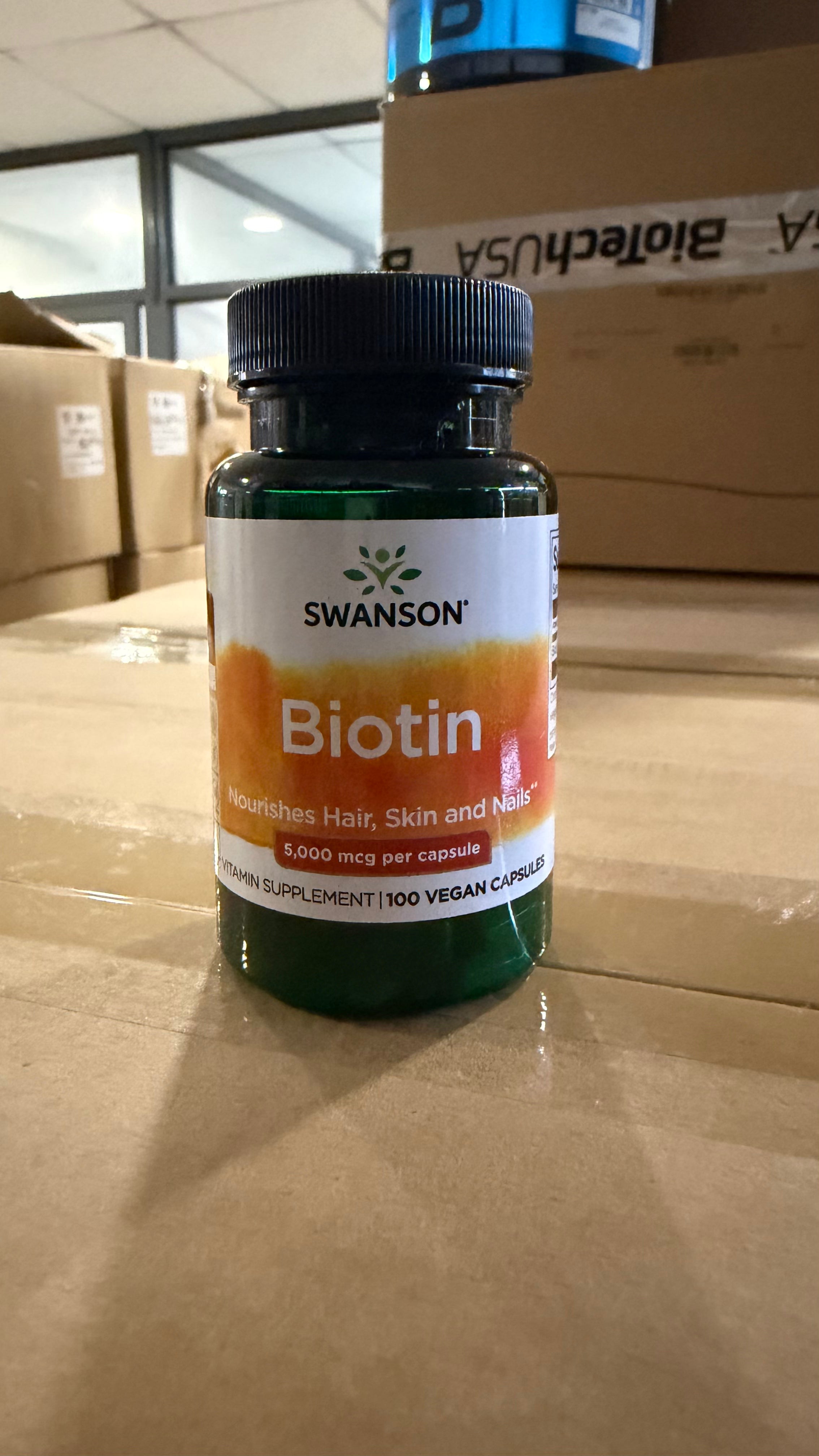 LIQUIDACIÓN - Swanson Biotina 5.000 mcg | 100 Cápsulas · Cabello, Piel y Uñas Fuertes