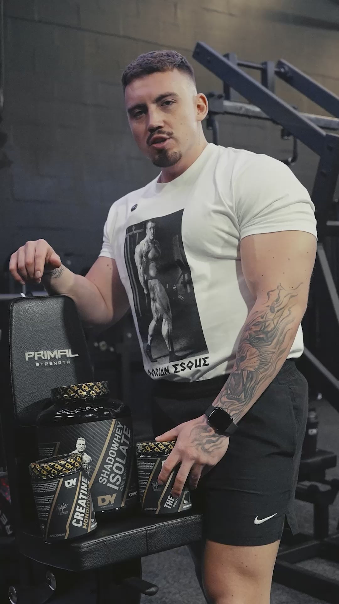 Cargar vídeo: Dynutrition ShadoWhey Isolate Dorian Yates 2 kg | 66 Servicios · 26g Proteína · Bajo en Carbos